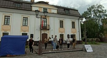 Маладыя магілёўскія музыкі выступілі на пешаходнай вуліцы без прыгляду міліцыі. Выйшла класна. Фотарэпартаж