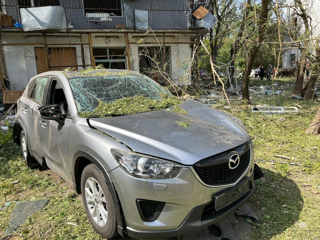 Мікалаеў, былы горад пабрацім Магілёва, зноў атакаваны расійскімі войскамі. Пацярпелі людзі, ракеты трапілі на дзіцячую пляцоўку