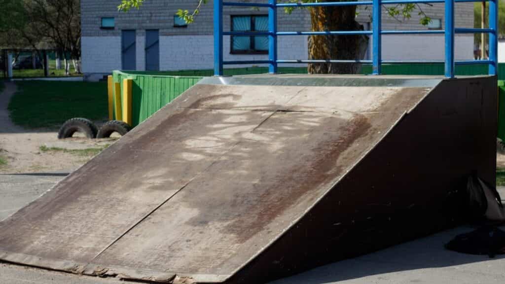 Вандалы атакуюць скейт-пляцоўку ў Бабруйску ўжо два гады, і іх дагэтуль не знайшлі