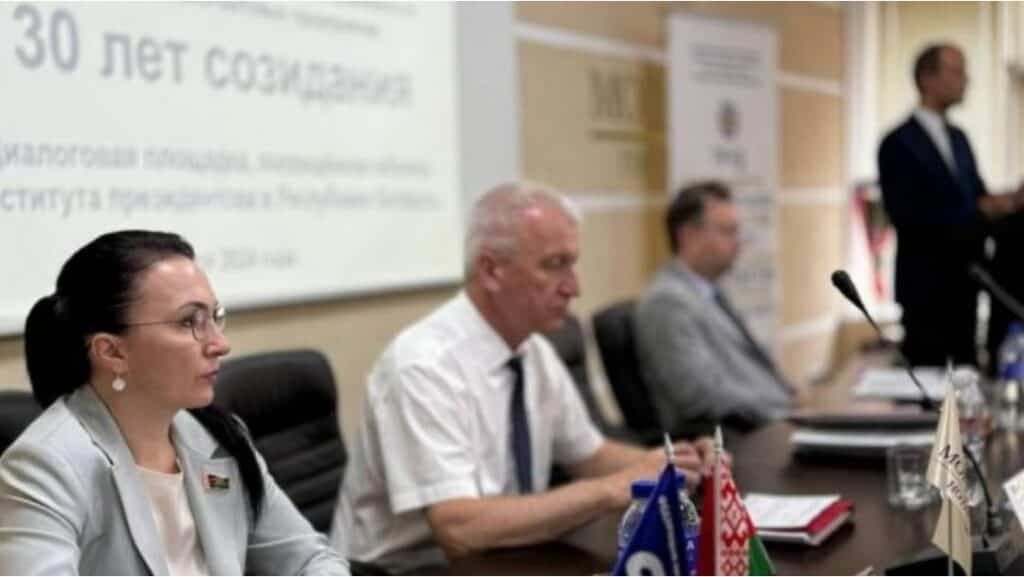 Становление «института президентства» и прочие отвлеченные темы опять обсуждали в Могилеве