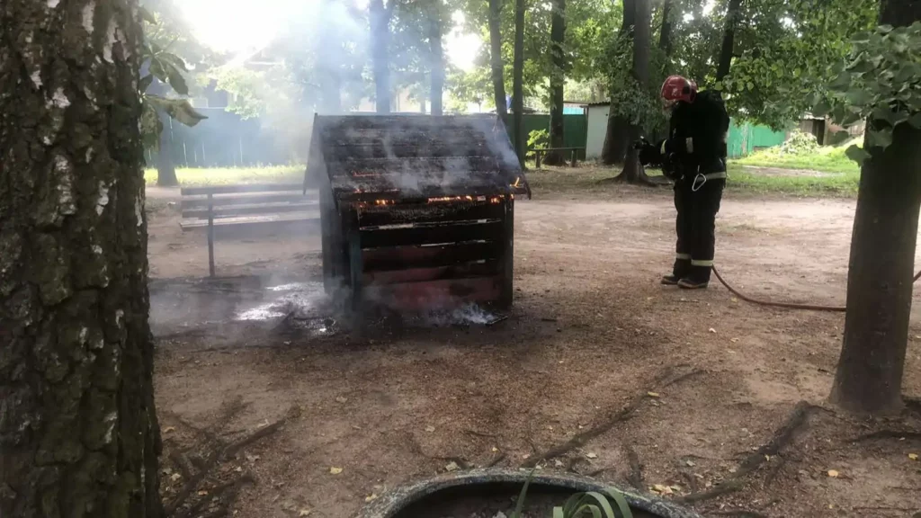 У Бабуйску згарэў домік на дзіцячай пляцоўцы