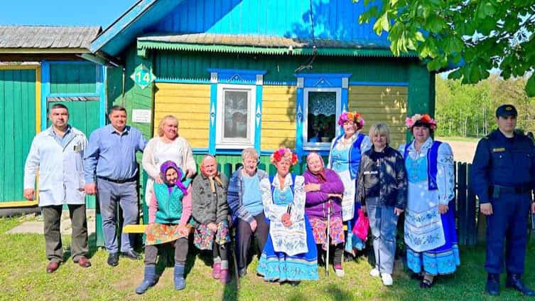 цветет и поет