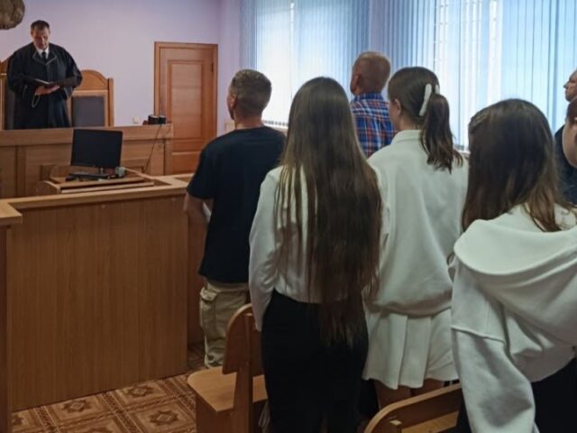 В Бобруйске будущих медработников пугали судом за незаконный оборот наркотиков